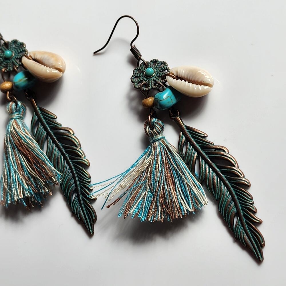 Coastal Drift Boho Flower Shell Earrings - Picture 4 of 4